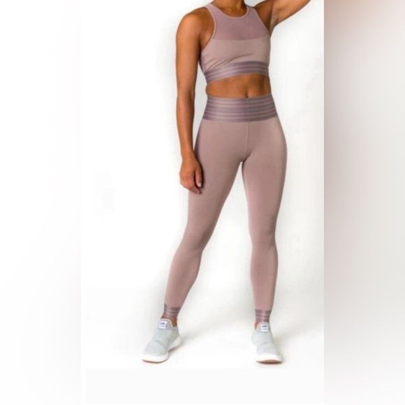 Beloforte SET Coco Bra (Small) & Lennox
Legging (Small) Set- Dusty Rose-NWT - Picture 2 of 11